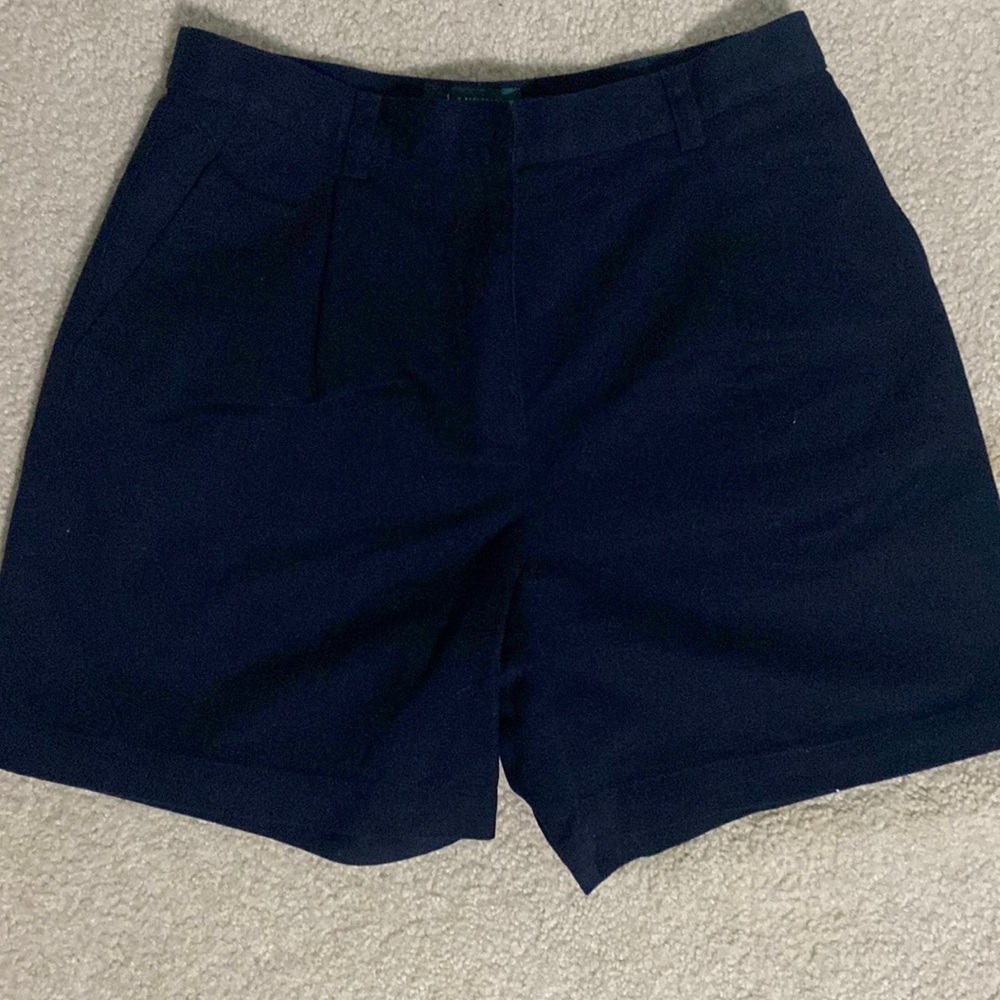 Size 6 petite (women’s) khaki shorts